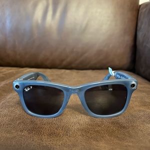 NWT Rayban wayfarer with Bluetooth Meta capability.